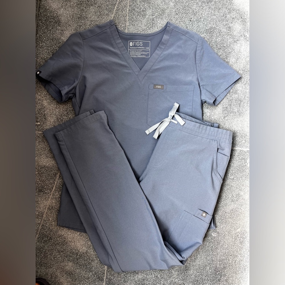 FIGS light grey/blue Catarina top XXS and Yola b scrub bottoms XS